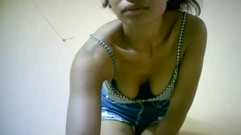Snapshot of sourayaa chatting on June 2026 07:43:01 AM sourayaa online show from June 2026 07:43:01 AM