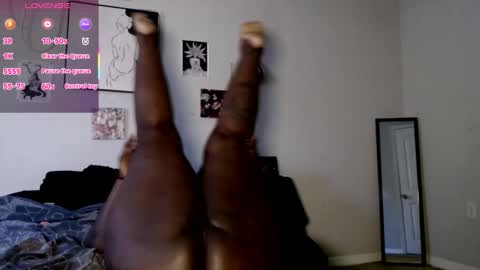 Snapshot of southerngothgoddess chatting on November 2025 01:49:02 PM SG online show from November 2025 01:49:02 PM