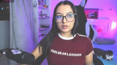 Lili online show from October 2025 12:11:02 AM