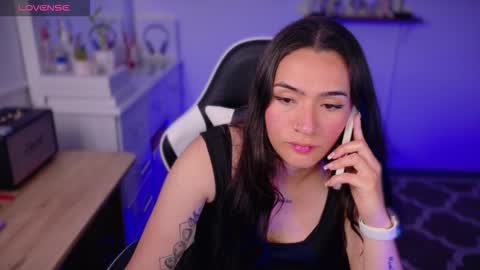 Luisa    online show from November 2025 10:26:02 PM