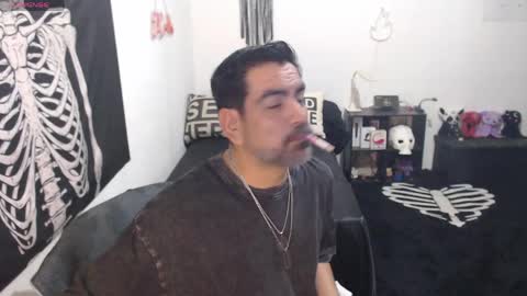 Snapshot of soyelcarlitos chatting on June 2026 07:47:02 AM El Carlitos online show from June 2026 07:47:02 AM