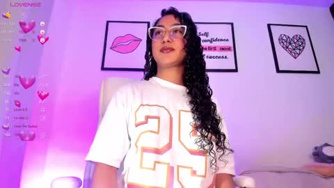 Snapshot of soyjuliana19 chatting on March 2025 09:27:02 PM Juliana online show from March 2025 09:27:02 PM