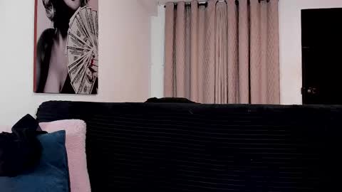 Snapshot of soyraydimarco_ chatting on October 2025 11:57:01 PM RayDimarco  independent model online show from October 2025 11:57:01 PM