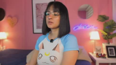 Snapshot of soysaraa_ chatting on April 2026 05:01:02 AM Aleja online show from April 2026 05:01:02 AM