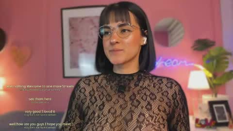 Snapshot of soysaraa_ chatting on May 2026 04:52:01 AM Aleja online show from May 2026 04:52:01 AM