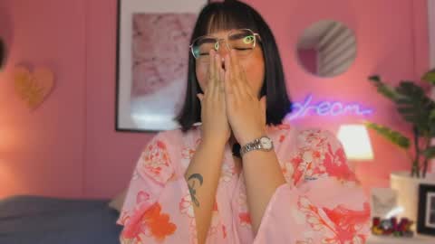 Snapshot of soysaraa_ chatting on May 2026 05:04:02 AM Aleja online show from May 2026 05:04:02 AM