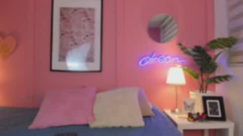 Snapshot of soysaraa_ chatting on May 2026 05:25:03 AM Aleja online show from May 2026 05:25:03 AM