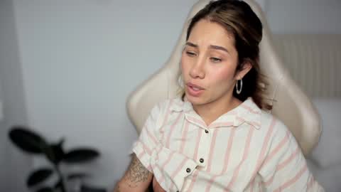 Snapshot of soytulu_ chatting on December 2024 06:49:02 PM brisa  s online show from December 2024 06:49:02 PM