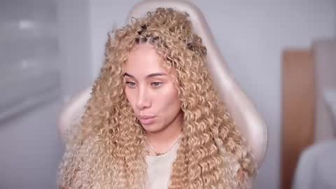 Snapshot of soytulu_ chatting on February 2025 04:35:02 PM brisa  s online show from February 2025 04:35:02 PM