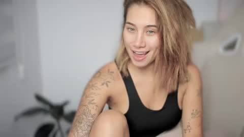 Snapshot of soytulu_ chatting on February 2025 03:31:02 AM brisa  s online show from February 2025 03:31:02 AM