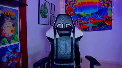 Snapshot of space__kittyy chatting on November 2025 01:39:02 AM Val online show from November 2025 01:39:02 AM