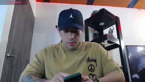 Snapshot of spartacus_cam chatting on December 2024 05:33:02 AM     online show from December 2024 05:33:02 AM