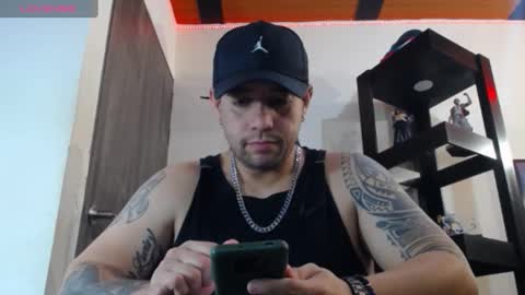 Snapshot of spartacus_cam chatting on January 2025 05:12:01 AM     online show from January 2025 05:12:01 AM