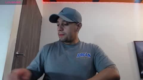 Snapshot of spartacus_cam chatting on January 2025 05:24:01 AM     online show from January 2025 05:24:01 AM