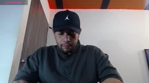 Snapshot of spartacus_cam chatting on February 2025 05:28:02 AM     online show from February 2025 05:28:02 AM