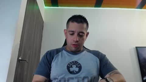 Snapshot of spartacus_cam chatting on February 2025 05:58:01 AM     online show from February 2025 05:58:01 AM