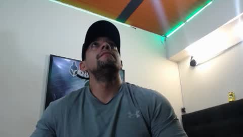 Snapshot of spartacus_cam chatting on September 2025 07:08:01 AM     online show from September 2025 07:08:01 AM