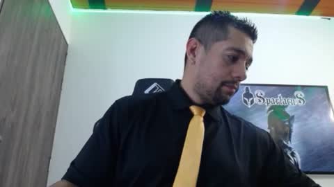     online show from December 2025 05:25:01 AM