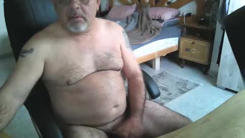 Snapshot of spektor1389 chatting on February 2025 04:55:01 AM spektor1389 online show from February 2025 04:55:01 AM