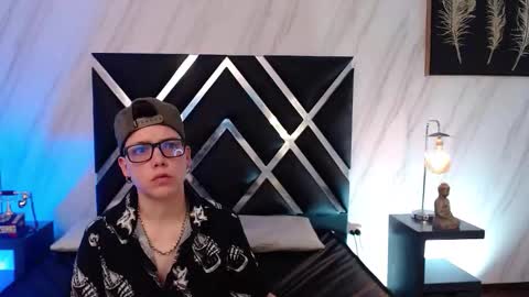 spencerm_ online show from December 2025 07:52:02 PM