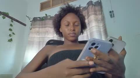 Snapshot of spicebae256 chatting on October 2025 09:16:01 AM Smiles online show from October 2025 09:16:01 AM