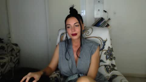 Carla online show from September 2025 04:51:02 PM
