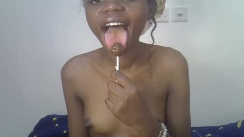 Snapshot of spicybobolishia_ chatting on April 2026 09:39:33 PM Bobo online show from April 2026 09:39:33 PM