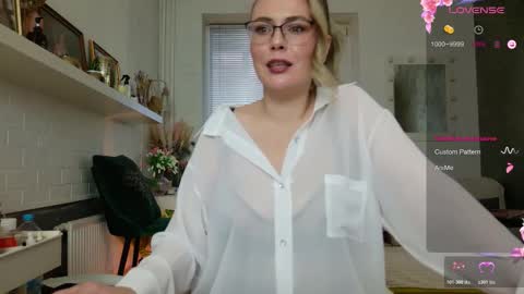 Snapshot of spicyhotmilf chatting on November 2025 07:20:02 AM Lexsy online show from November 2025 07:20:02 AM