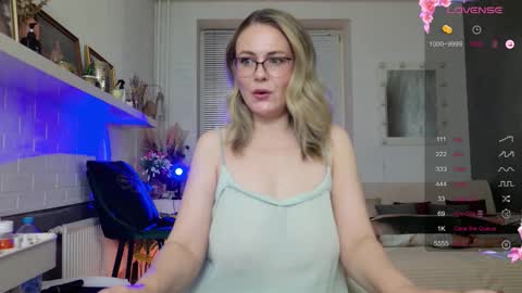 Snapshot of spicyhotmilf chatting on November 2025 01:57:02 PM Lexsy online show from November 2025 01:57:02 PM