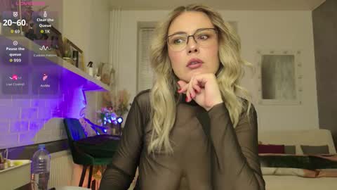 Snapshot of spicyhotmilf chatting on March 2026 02:15:02 AM Lexsy online show from March 2026 02:15:02 AM