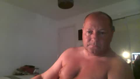 Snapshot of spidey1051a chatting on May 2026 09:28:02 AM spidey1051a online show from May 2026 09:28:02 AM