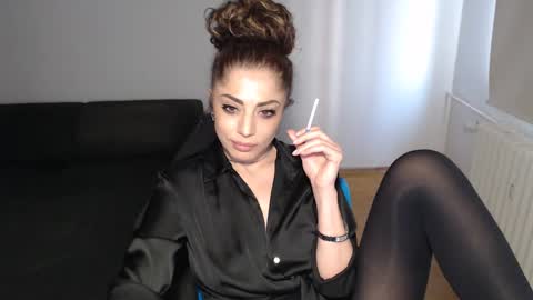 Snapshot of spoiled__doll chatting on March 2025 02:37:01 PM Doll online show from March 2025 02:37:01 PM