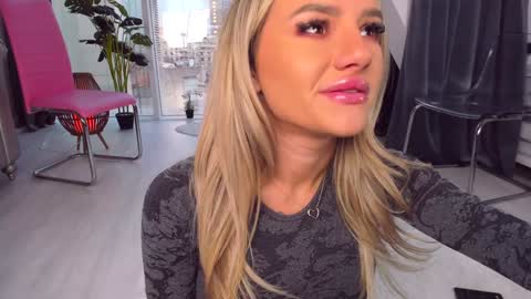 Anna online show from December 2024 01:28:01 PM