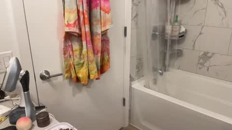 Snapshot of spookyfoxmulder chatting on January 2025 10:48:01 PM ALEX online show from January 2025 10:48:01 PM