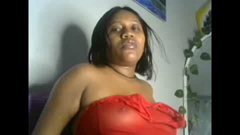 Snapshot of squirtqueen333 chatting on December 2024 11:51:01 PM shana online show from December 2024 11:51:01 PM