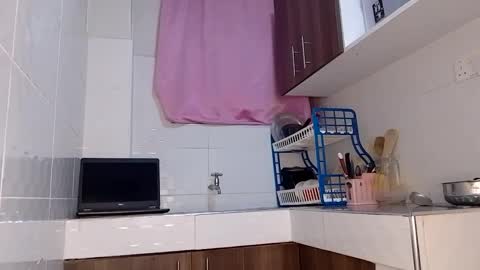 Snapshot of squirtqueen333 chatting on December 2024 06:50:01 PM shana online show from December 2024 06:50:01 PM