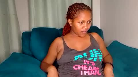 Snapshot of squirtqueen333 chatting on January 2025 12:33:01 AM shana online show from January 2025 12:33:01 AM