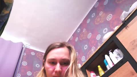 Snapshot of squirtyjess chatting on March 2025 05:28:01 AM just Jess online show from March 2025 05:28:01 AM