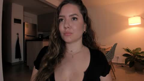 Sophie 3 online show from October 2025 01:30:01 AM