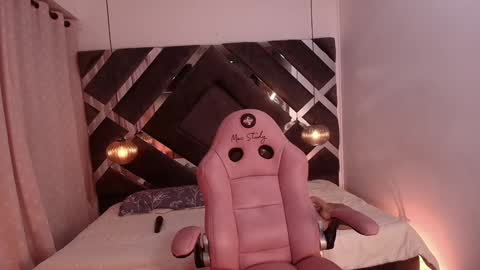 Snapshot of ss_samantha chatting on January 2025 07:18:01 PM samantha online show from January 2025 07:18:01 PM