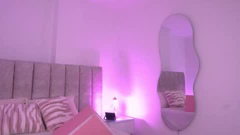 Snapshot of ss_samantha chatting on November 2025 07:25:02 PM samantha online show from November 2025 07:25:02 PM