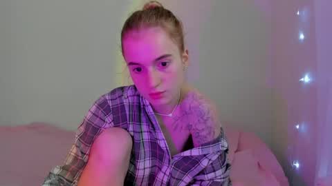 Snapshot of stacey_brow chatting on May 2026 01:55:01 AM stacey online show from May 2026 01:55:01 AM