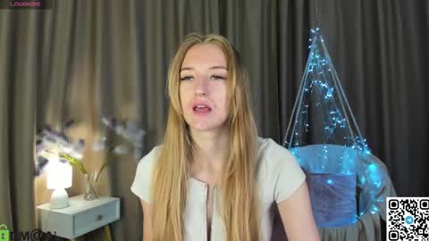 Snapshot of stacy_riiver chatting on September 2025 07:35:02 AM Stacy Mon Tue Wed Thu Fri Sun GMT GMT 3 1000am - 0400pm  online show from September 2025 07:35:02 AM