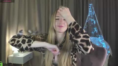 Snapshot of stacy_riiver chatting on October 2025 08:55:02 AM Stacy Mon Tue Wed Thu Fri Sun GMT GMT 3 1000am - 0400pm  online show from October 2025 08:55:02 AM