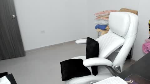 Zulma Yisset online show from February 2025 02:19:01 AM