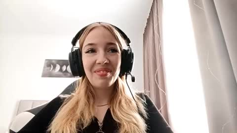 Mila online show from February 2026 06:10:01 AM