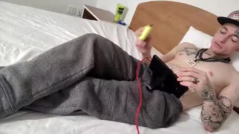 Snapshot of staightupdownbad chatting on February 2026 12:43:02 PM Straightupdownbad online show from February 2026 12:43:02 PM