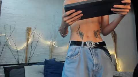 Snapshot of starcrow19 chatting on December 2025 10:19:01 PM starcrow19 online show from December 2025 10:19:01 PM