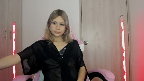 Snapshot of starmoonly chatting on May 2026 11:32:02 PM starmoonly online show from May 2026 11:32:02 PM
