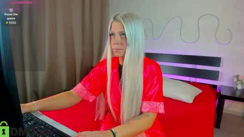 Stasy online show from November 2025 01:33:01 AM